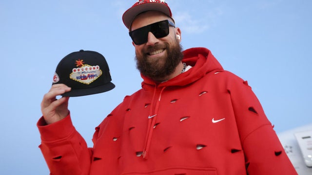 travis-kelce-super-bowl-1.jpg 