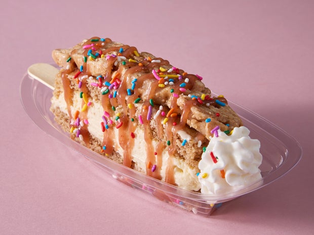 grandma-doreens-dessert-dog.jpg 